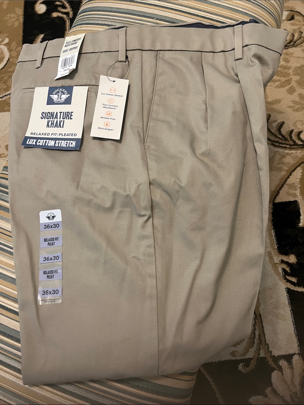 Dockers Signature Khaki NWT Tan